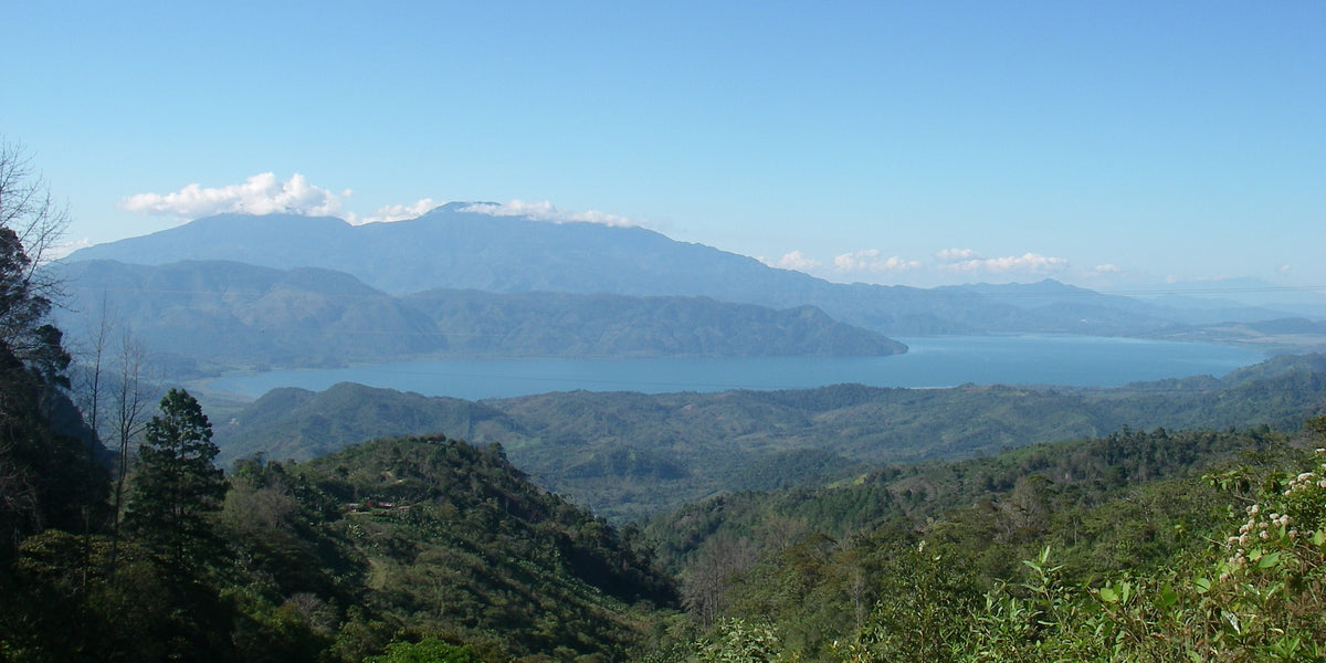 Mountain landscape overlooking a lake in Honduras near El Cedral